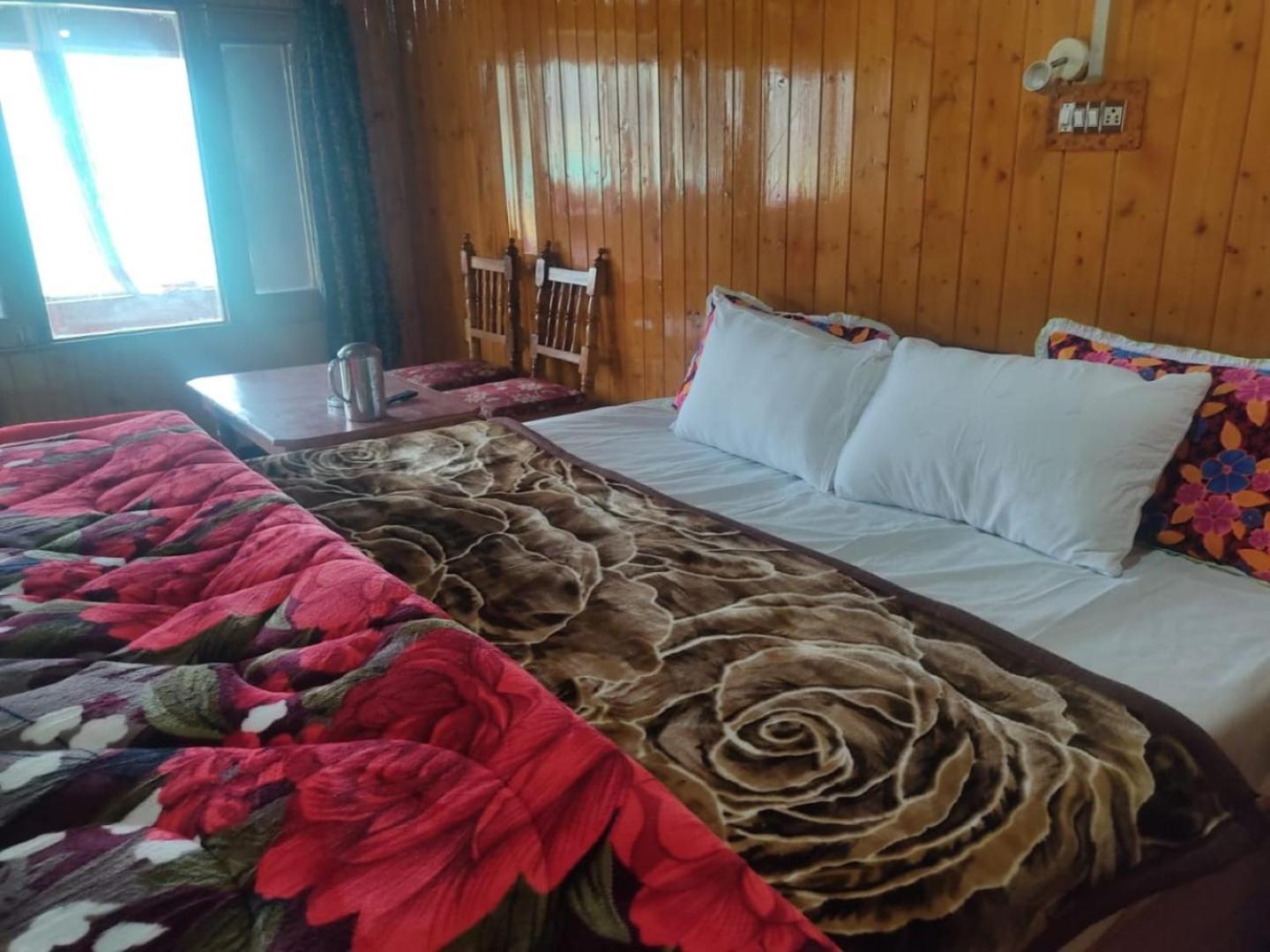 Roseland Cottage , Гульмарг Экстерьер фото