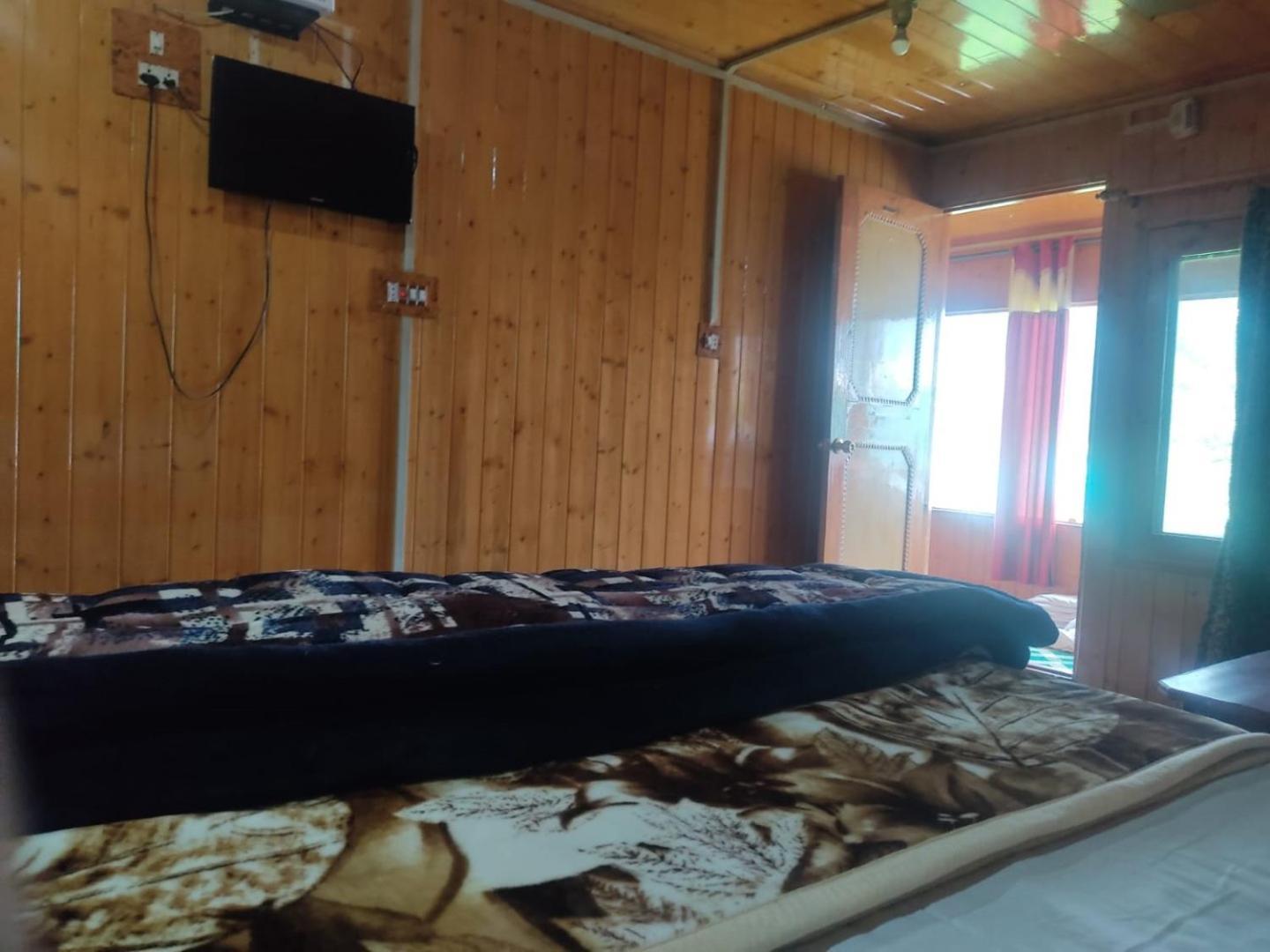 Roseland Cottage , Гульмарг Экстерьер фото