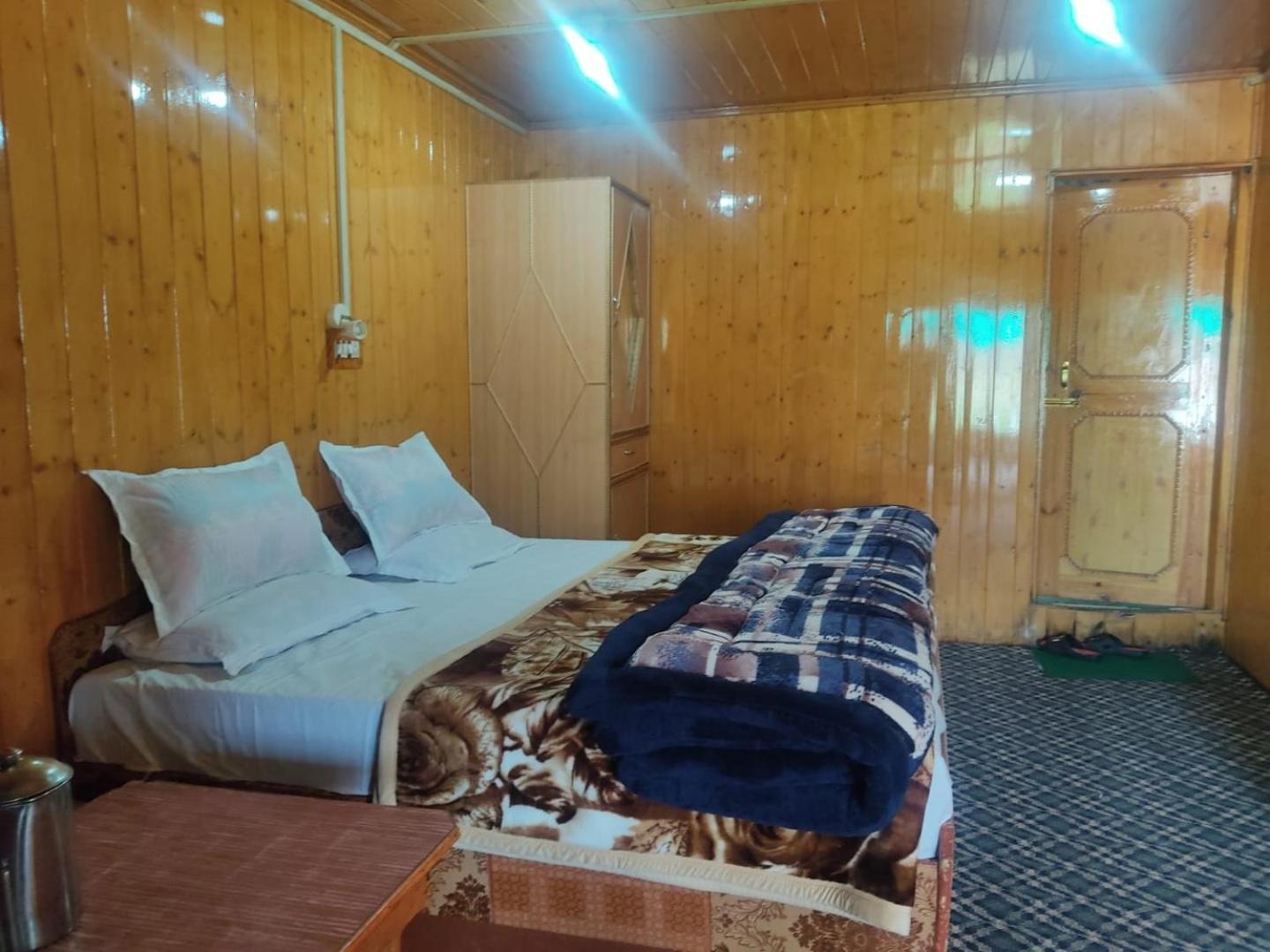 Roseland Cottage , Гульмарг Экстерьер фото
