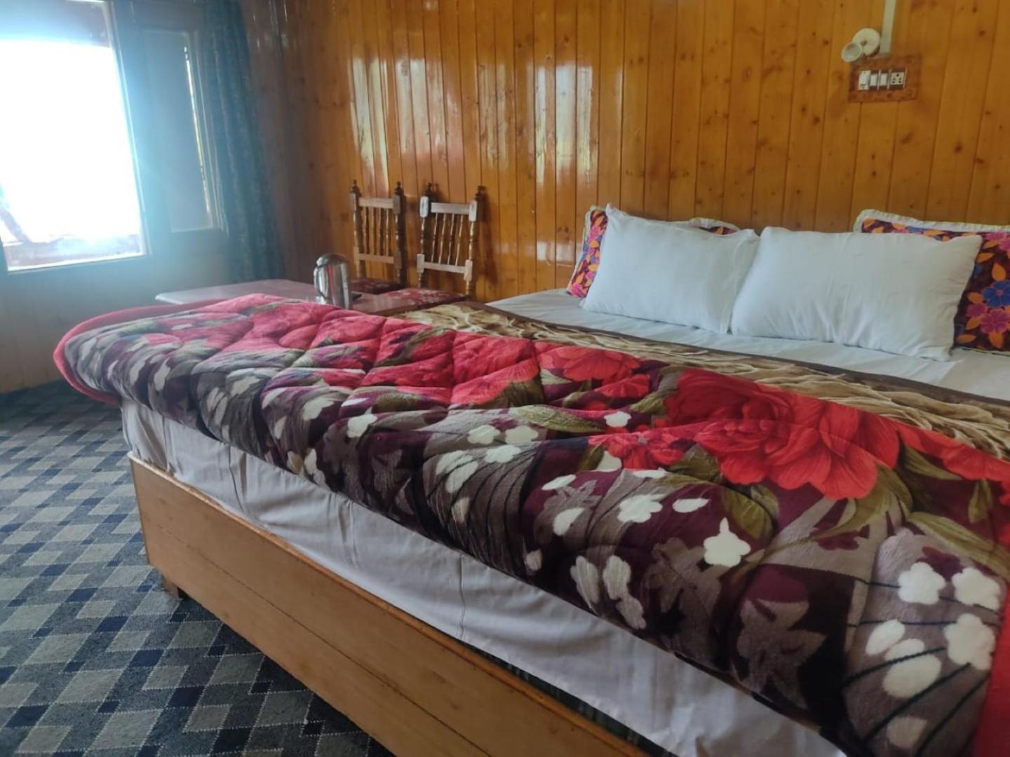 Roseland Cottage , Гульмарг Экстерьер фото
