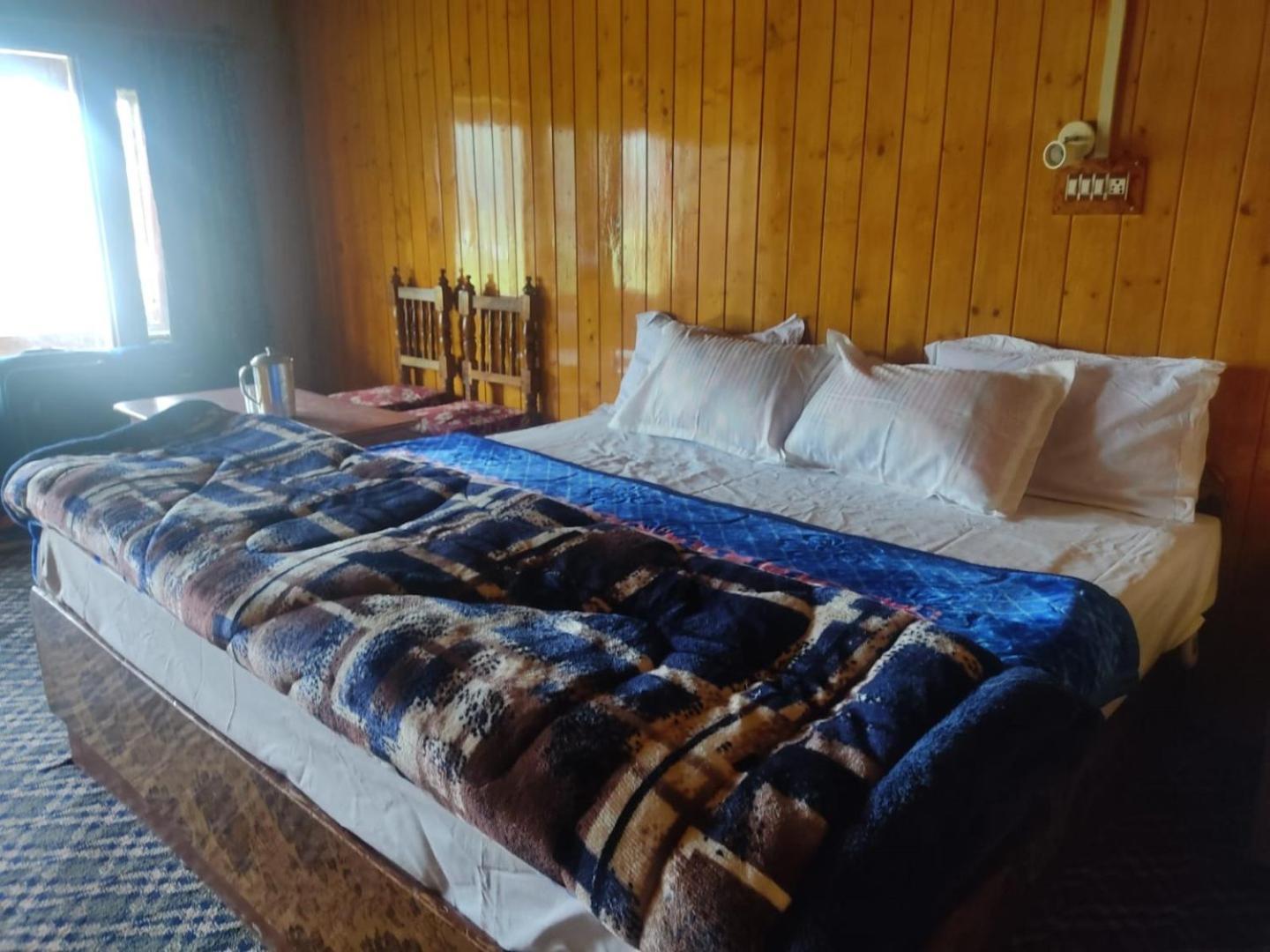 Roseland Cottage , Гульмарг Экстерьер фото