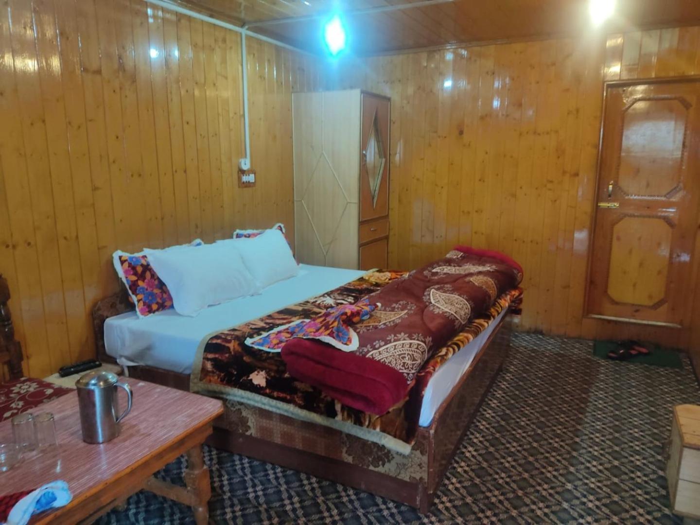 Roseland Cottage , Гульмарг Экстерьер фото